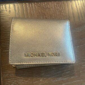 EUC Michael Kors Gold Jet Set Travel Case Wallet